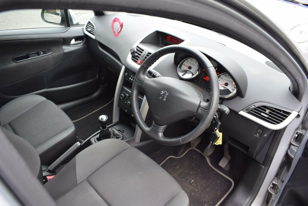 Peugeot 207 1.4 Active Euro 5 Silver #3