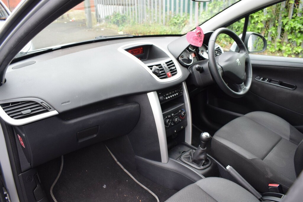 Peugeot 207 Active Vti Silver #11