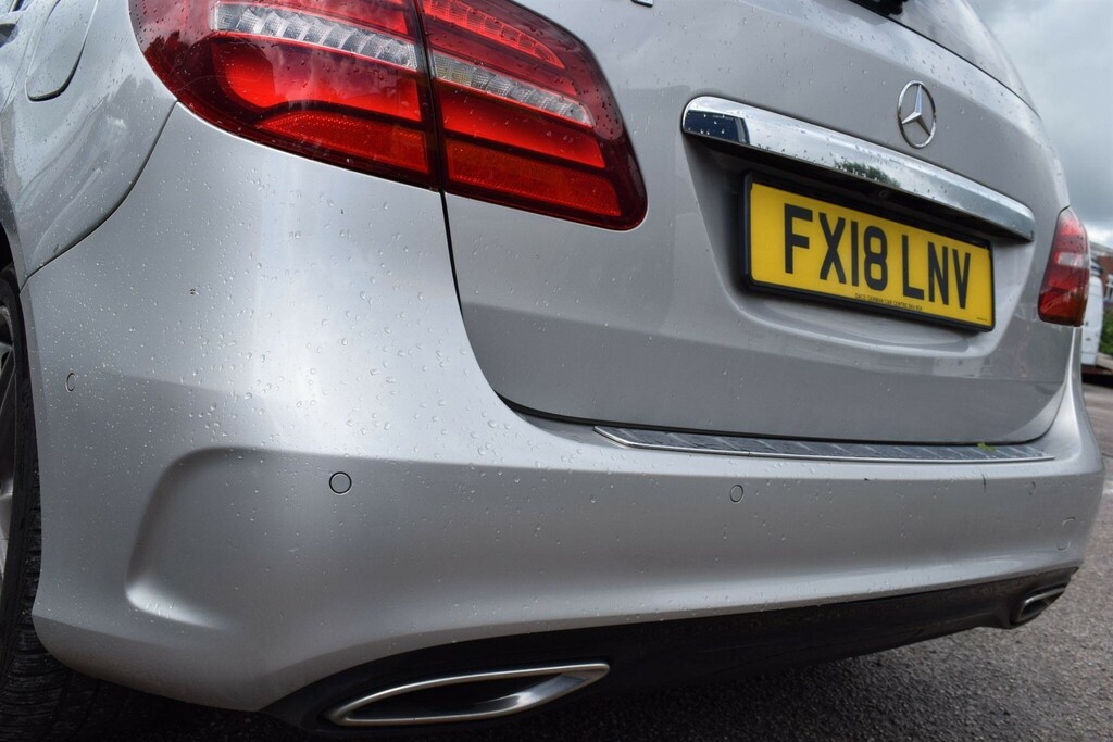 Mercedes-Benz B Class Hatchback Black #17