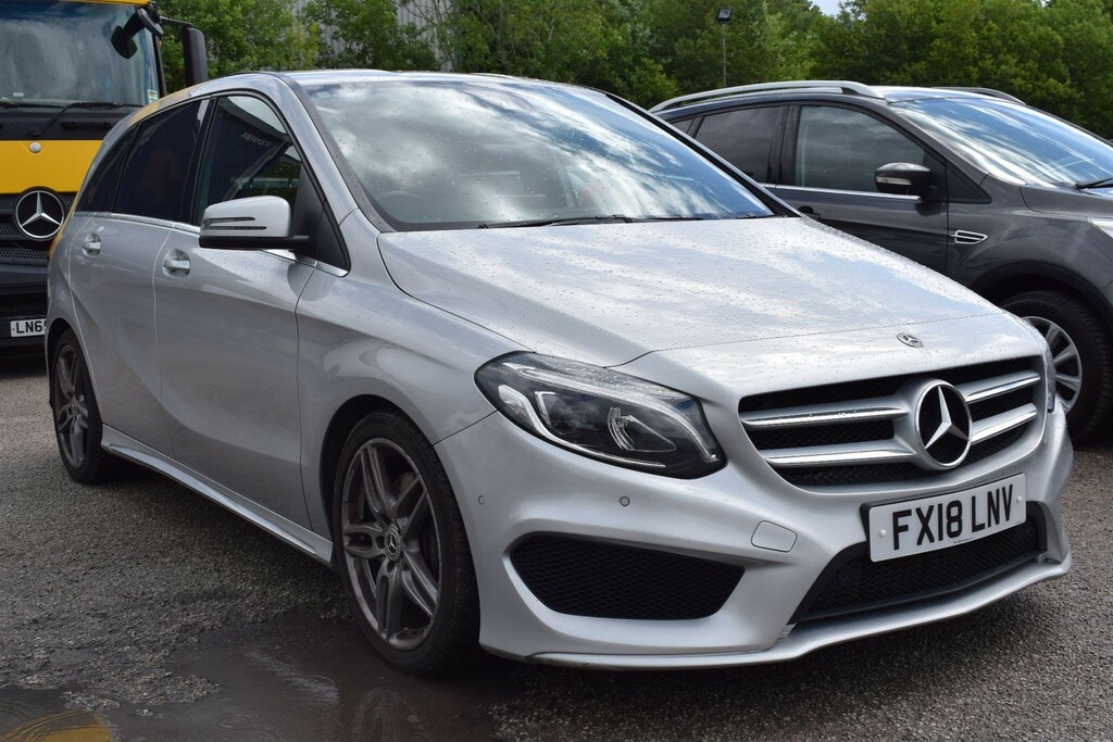 Mercedes-Benz B Class Hatchback Black #9