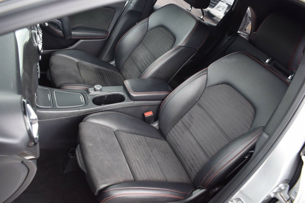 Mercedes-Benz B Class Hatchback Black #23
