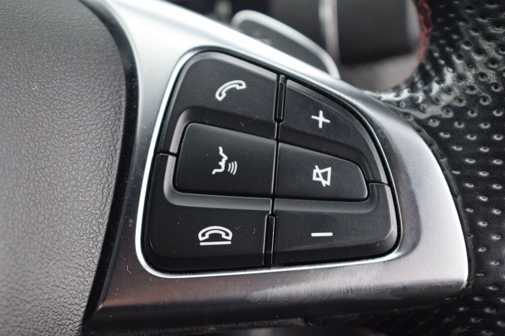 Mercedes-Benz B Class Hatchback Black #30
