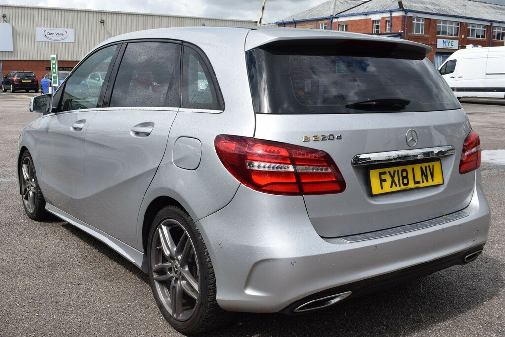 Mercedes-Benz B Class Hatchback Black #13