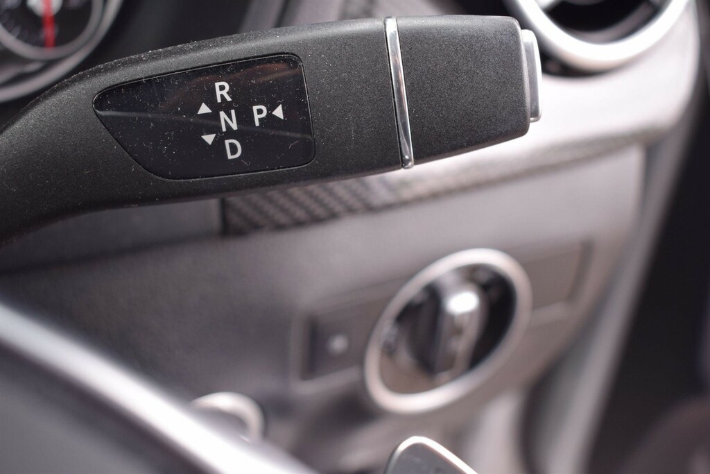 Mercedes-Benz B Class Hatchback Black #35