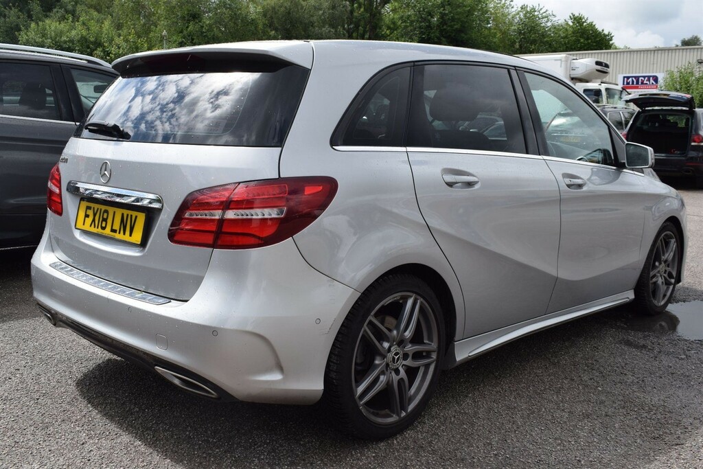 Mercedes-Benz B Class Hatchback Black #16