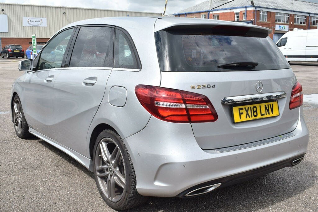 Mercedes-Benz B Class Hatchback Black #7