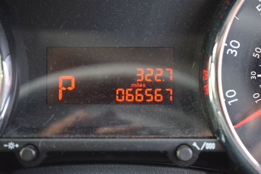Peugeot 3008 E-hdi Active Grey #26