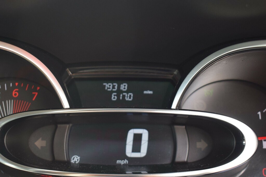 Renault Clio 1.1 Dynamique Nav 16V Black #32