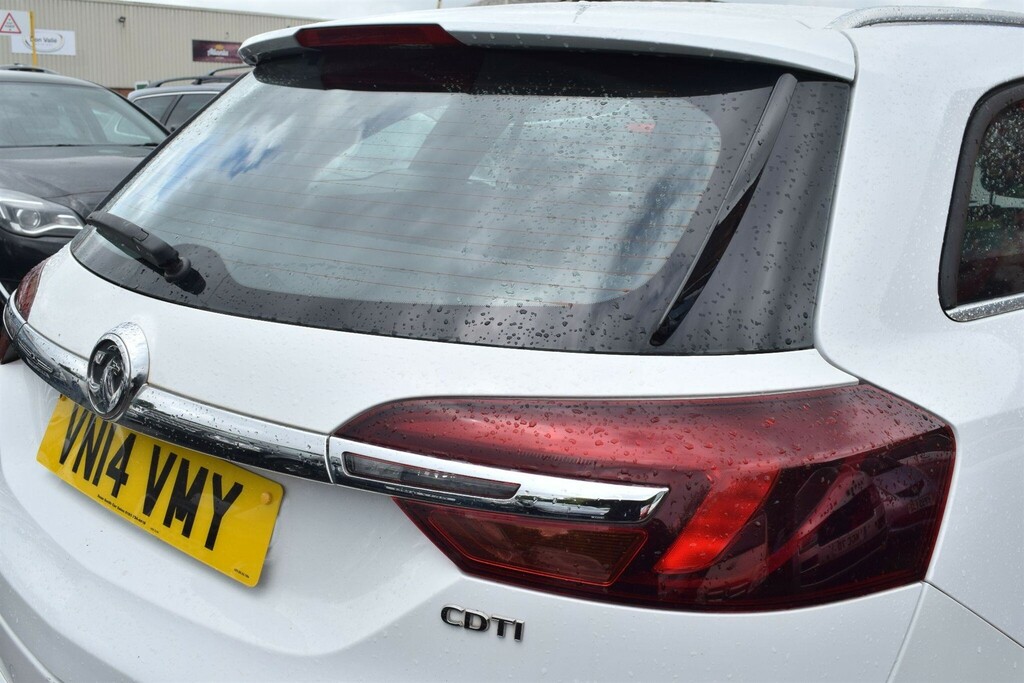 Vauxhall Insignia 2.0 Cdti Ecoflex Limited Edition Sports Tourer Eur White #6