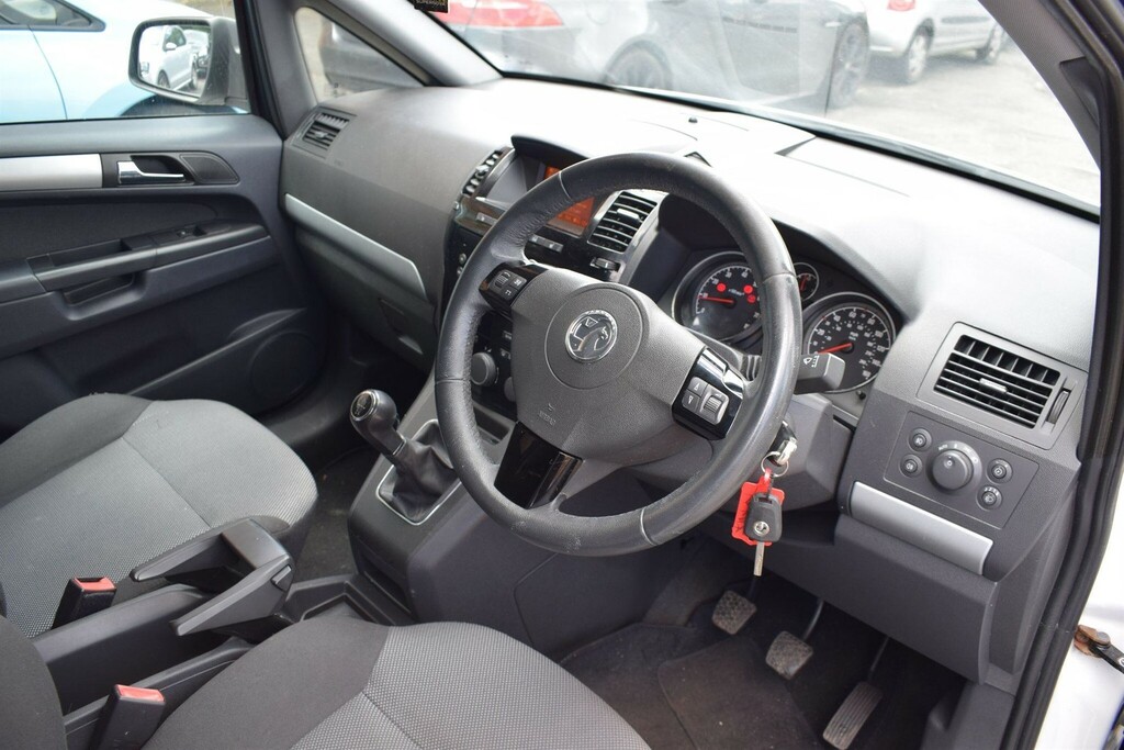 Vauxhall Zafira 1.6 16V Design Euro 5 Snav White #3