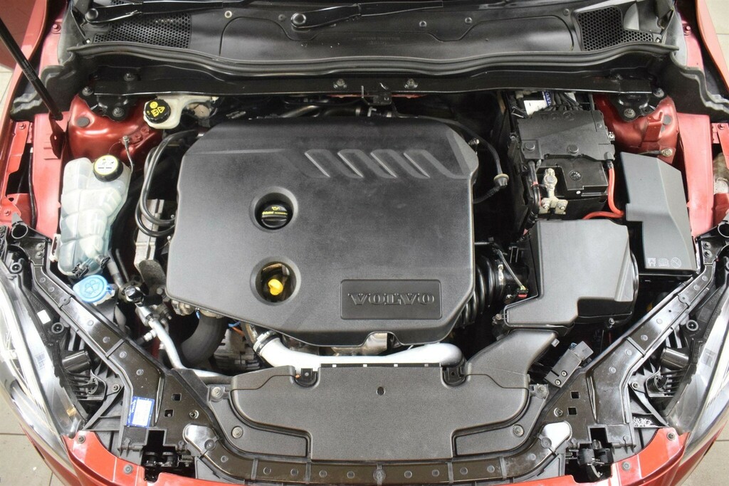 Volvo V40 Cross Country 1.6 D2 Lux Powershift Euro 5 Ss Red #4
