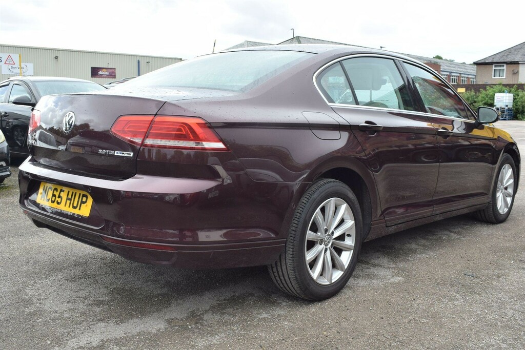 Volkswagen Passat Saloon Red #2
