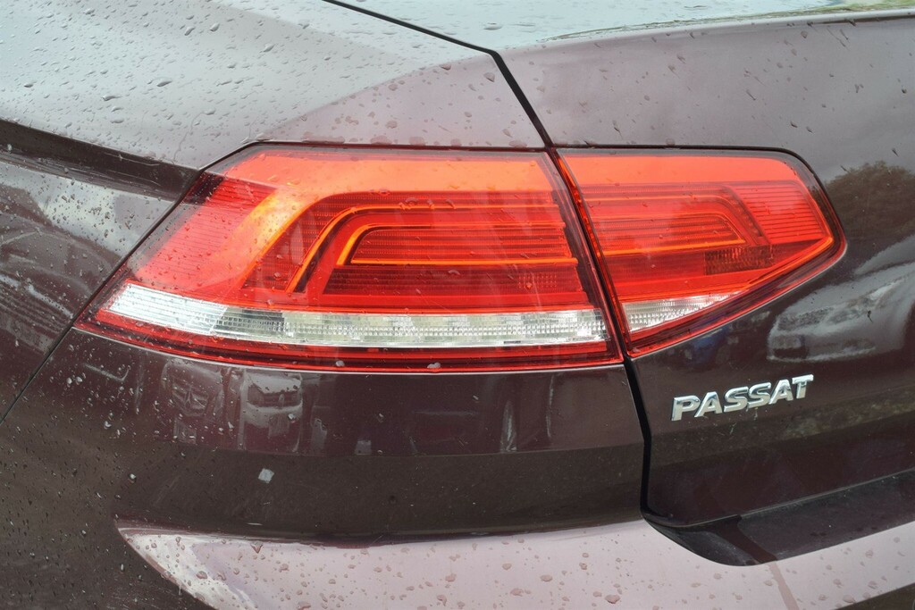 Volkswagen Passat Blue #10