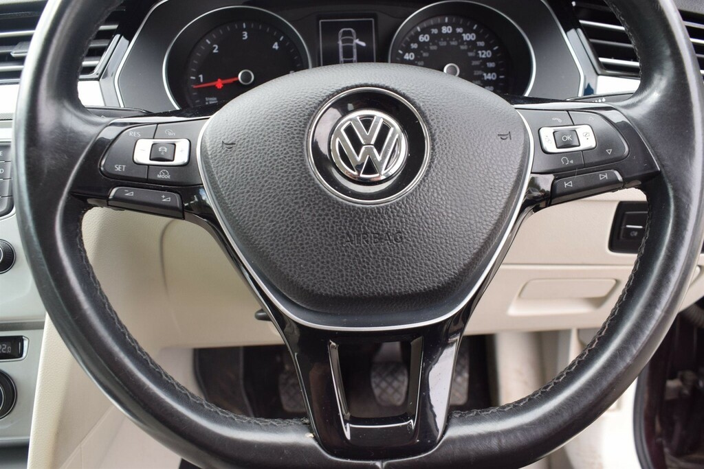 Volkswagen Passat Blue #41