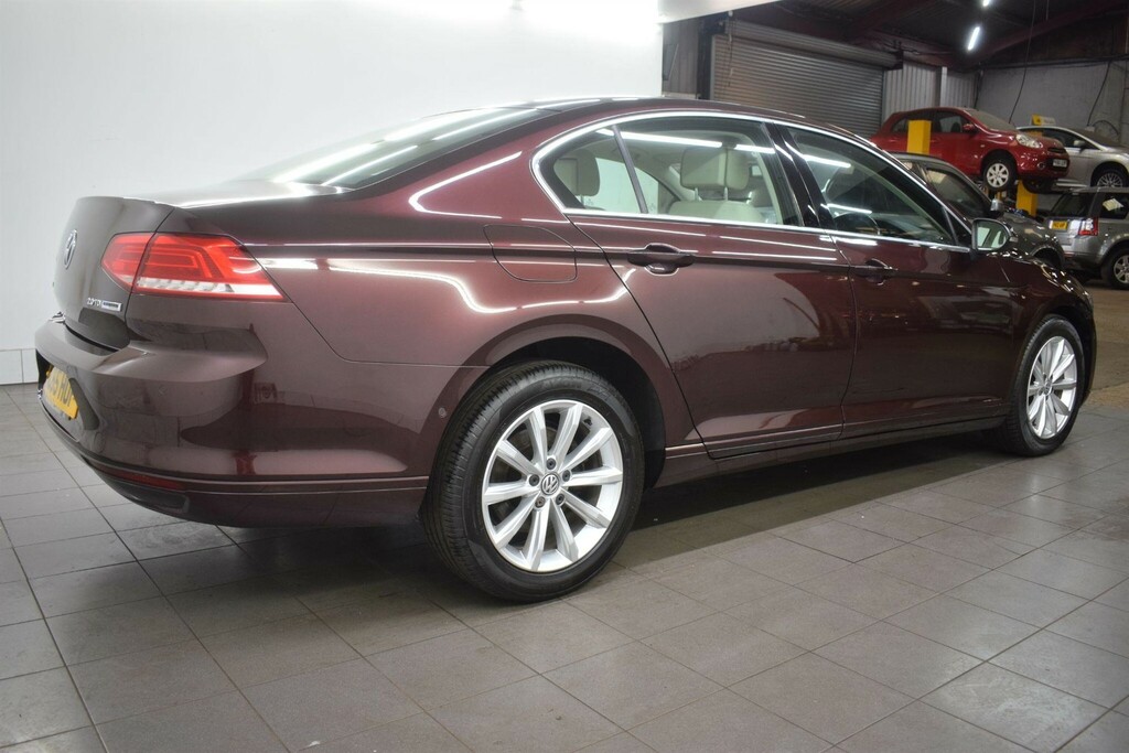 Volkswagen Passat 2.0 Tdi Bluemotion Tech Se Euro 6 Ss Red #2