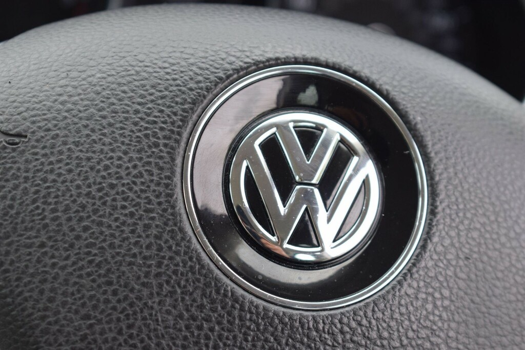 Volkswagen Passat Blue #37