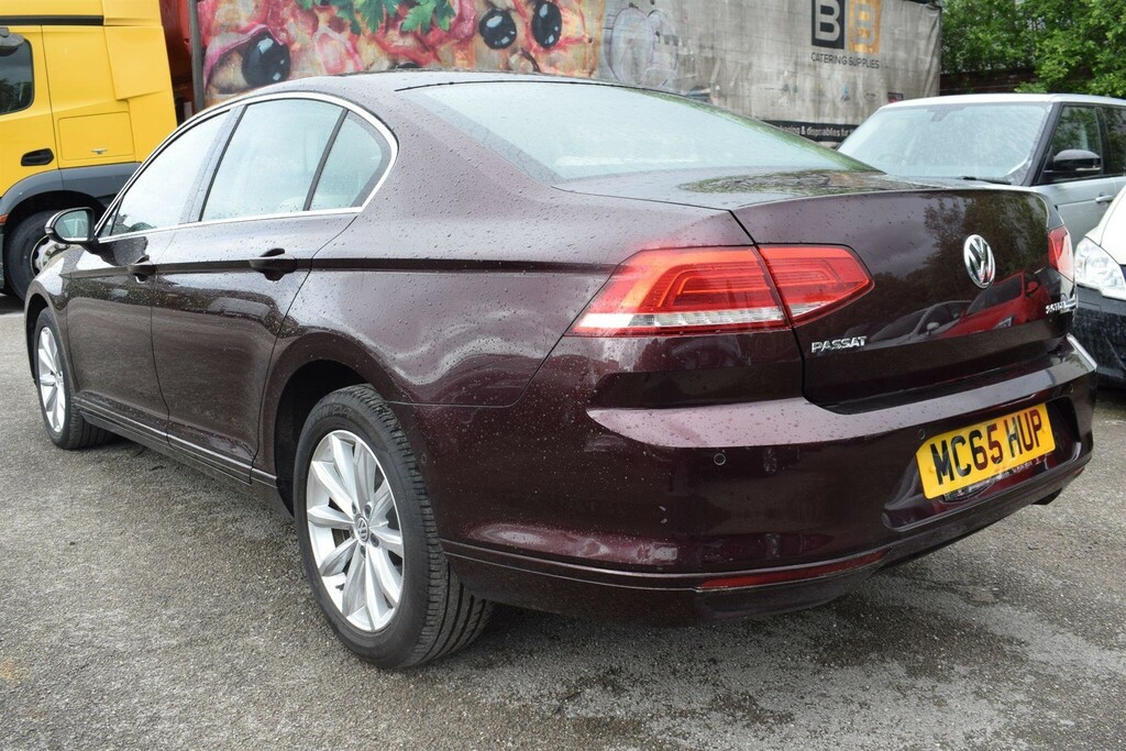Volkswagen Passat Blue #15