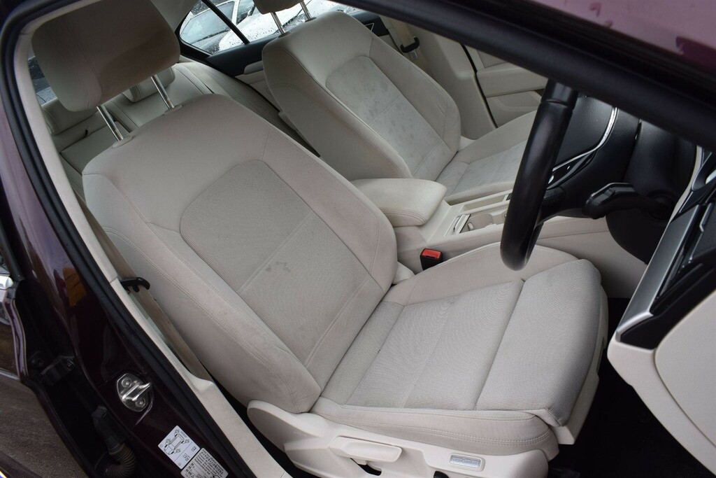 Volkswagen Passat Blue #21