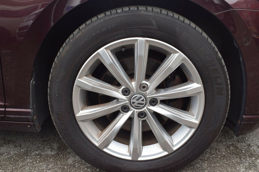 Volkswagen Passat Blue #16