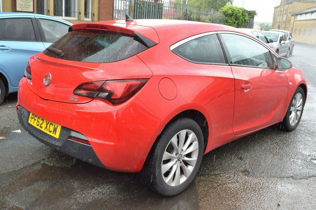 Vauxhall Astra GTC Coupe Red #2