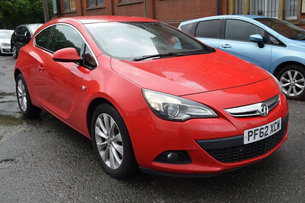 Vauxhall Astra GTC Coupe Red #5