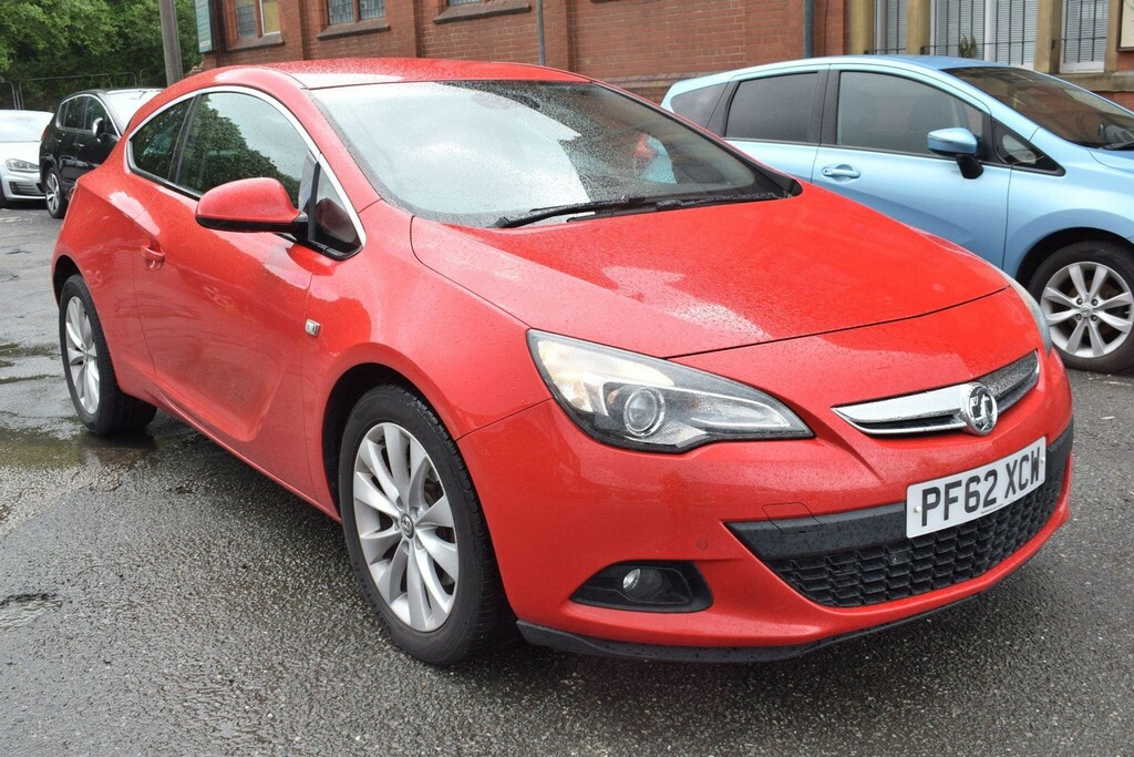 Vauxhall Astra GTC Coupe Red