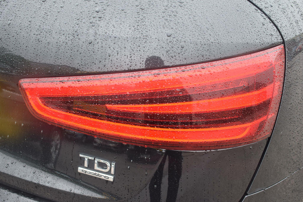 Audi Q3 2.0 Tdi S Line S Tronic Quattro Euro 5 Ss LD13UKH Black #6