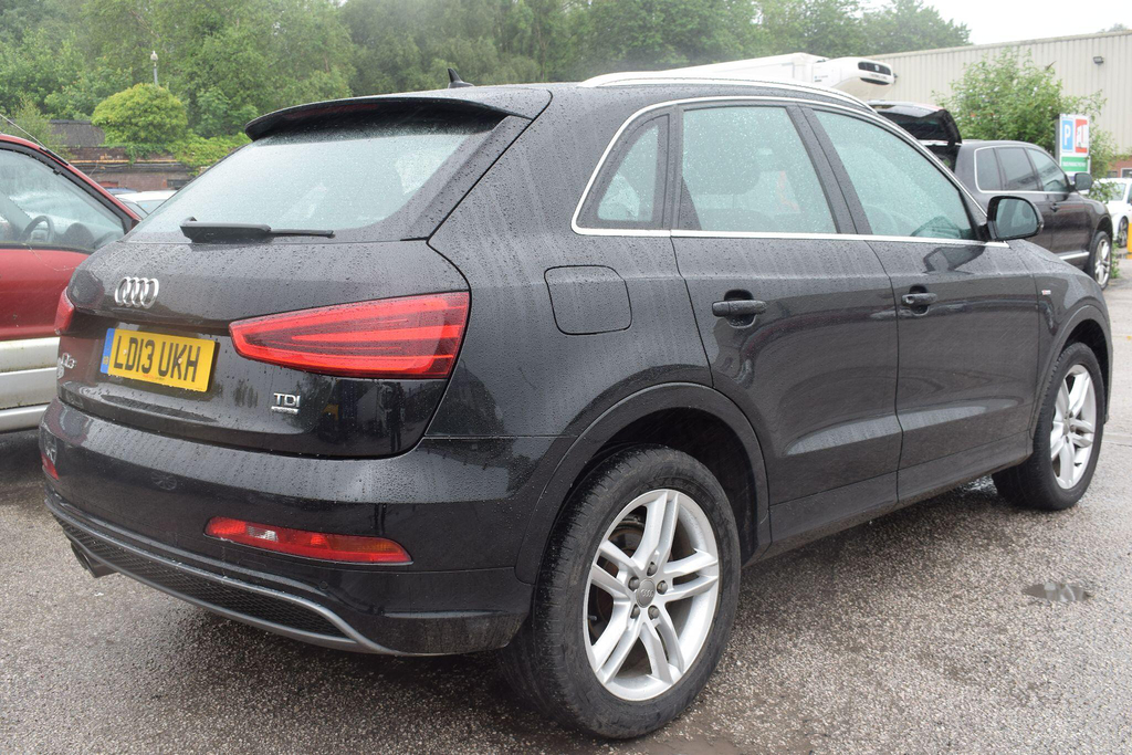 Audi Q3 2.0 Tdi S Line S Tronic Quattro Euro 5 Ss LD13UKH Black #2