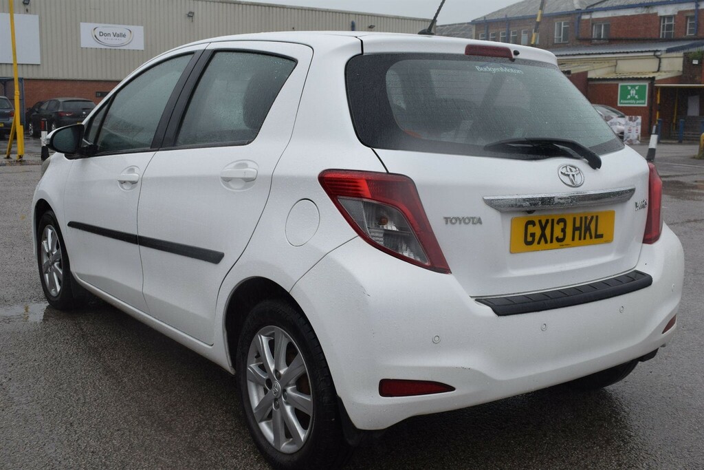 Toyota Yaris Hatchback White #12