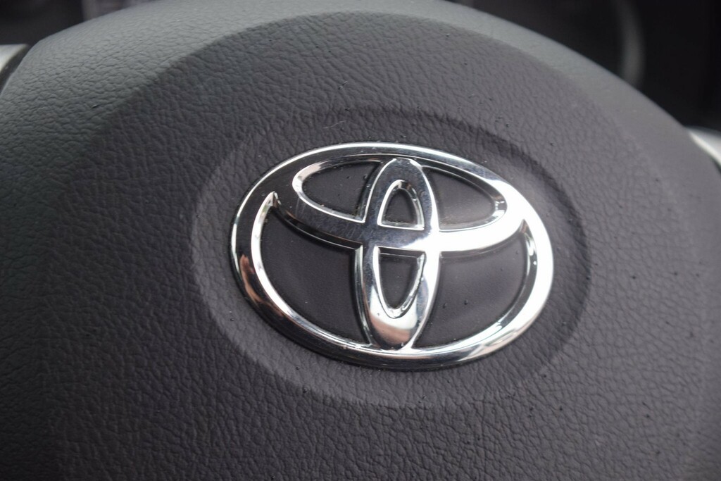 Toyota Yaris Hatchback White #29