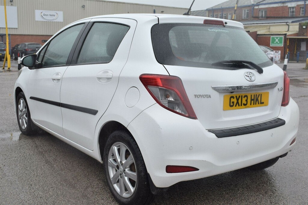 Toyota Yaris Hatchback White #7