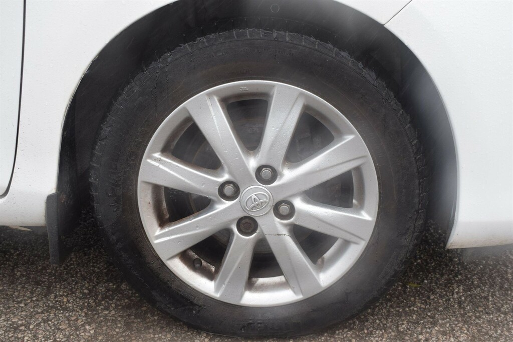 Toyota Yaris Hatchback White #13