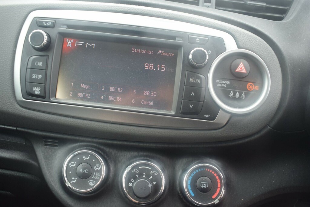 Toyota Yaris Hatchback White #21