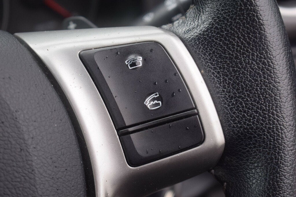 Toyota Yaris Hatchback White #24