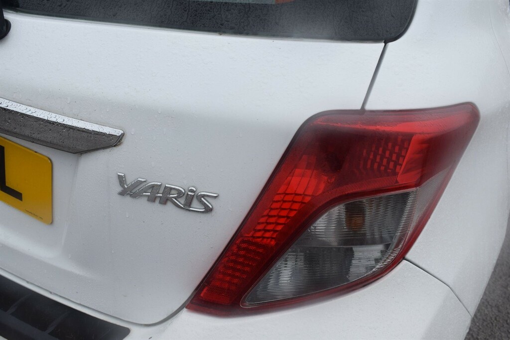 Toyota Yaris Hatchback White #11