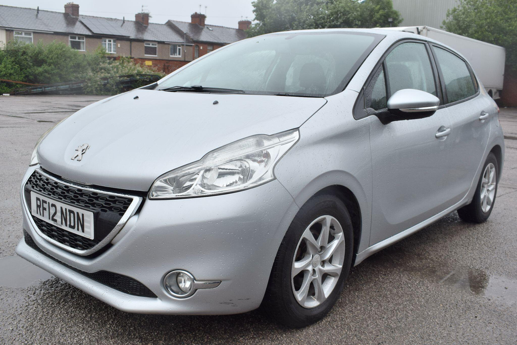 Peugeot 208 1.6 E-hdi Active Euro 5 Ss Silver #5
