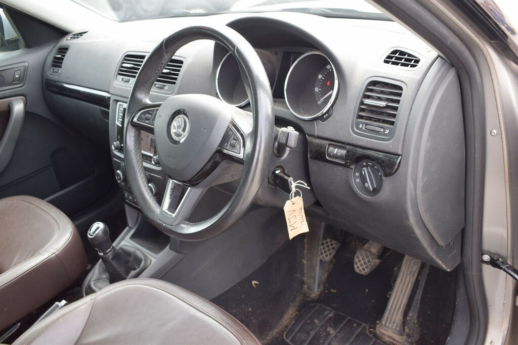 Skoda Yeti Se L White #9