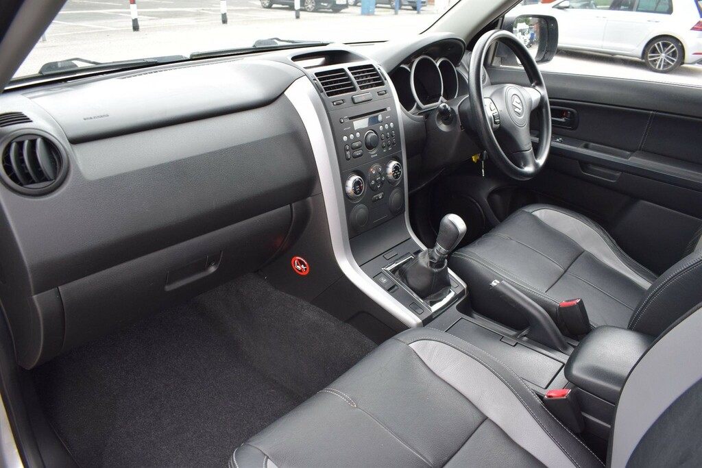 Suzuki Grand Vitara 1.6L 3dr Silver #19