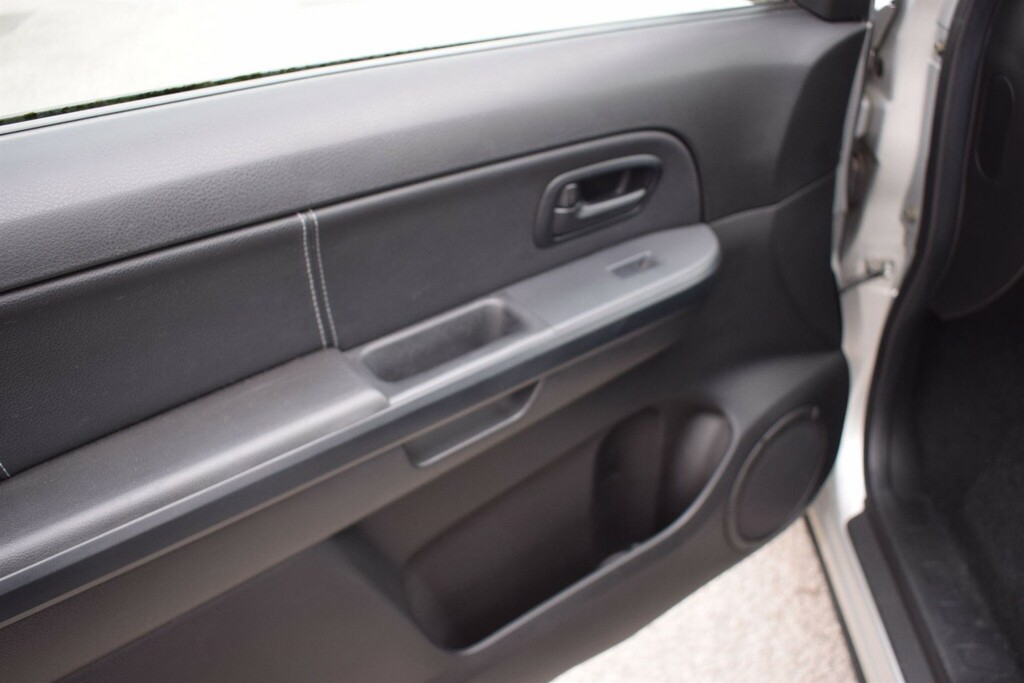 Suzuki Grand Vitara 1.6L 3dr Silver #30