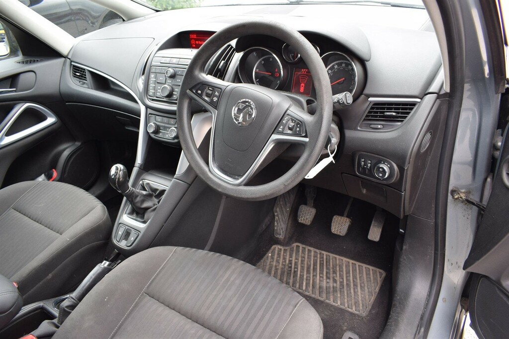 Vauxhall Zafira Tourer Mpv Silver #3