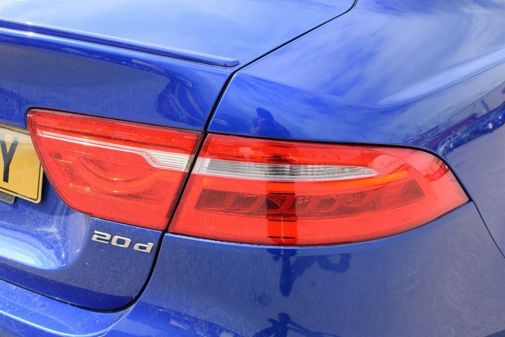 Jaguar XE 2.0D 240 R-sport Awd Black #15