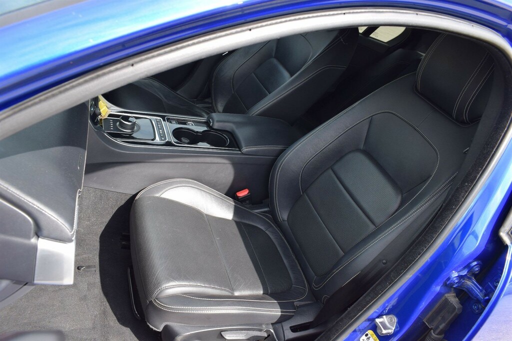 Jaguar XE 2.0D 240 R-sport Awd Black #22