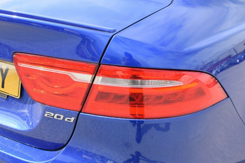 Jaguar XE 2.0D 240 R-sport Awd Black #9
