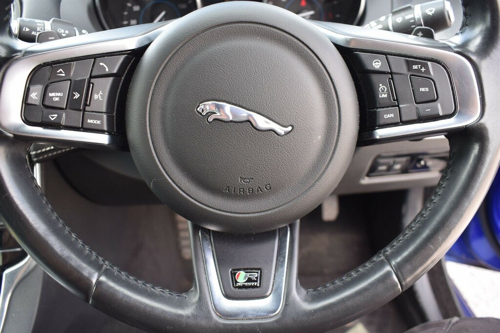 Jaguar XE 2.0D 240 R-sport Awd Black #33