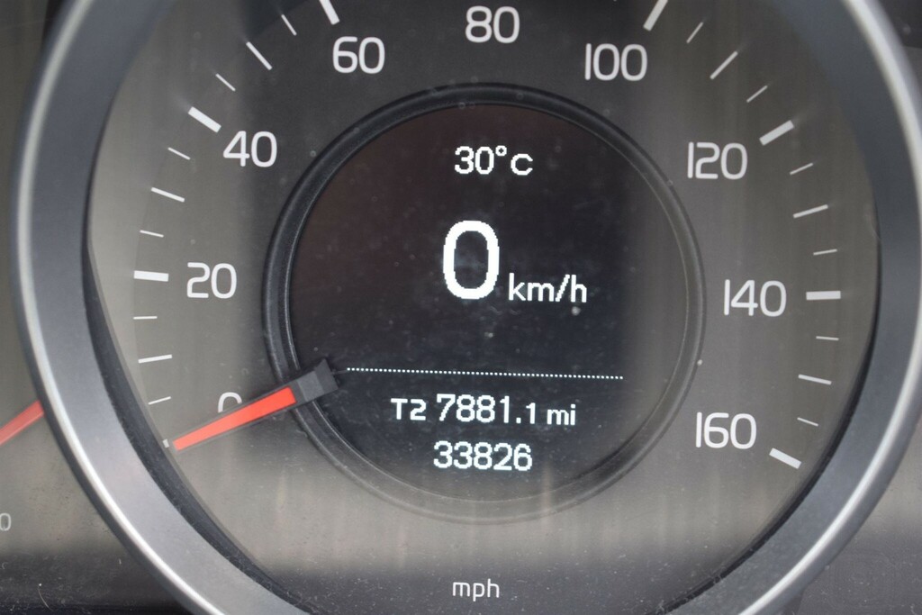 Volvo V40 2.0 D2 Es Euro 6 Ss Red #4