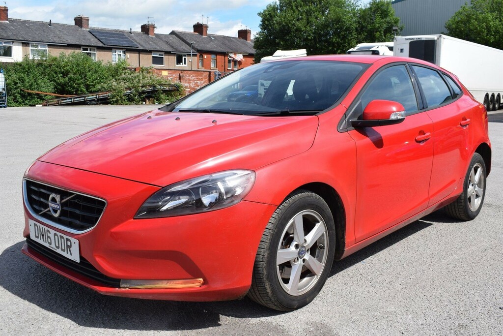 Volvo V40 2.0 D2 R-design Lux Euro 6 Ss White #9