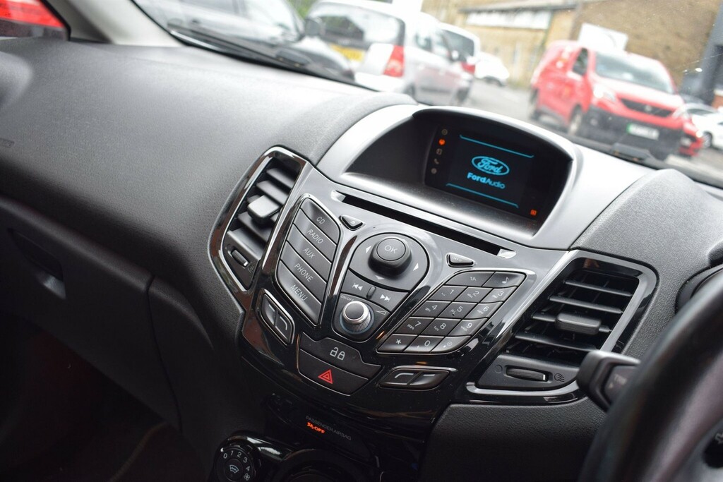 Ford Fiesta 1.25 Zetec Euro 5 White #4