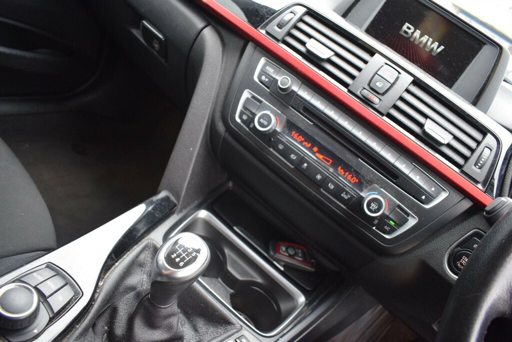 BMW 3 Series Saloon Blue #18