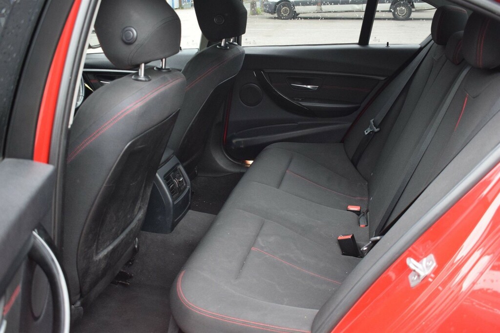 BMW 3 Series Saloon Blue #24