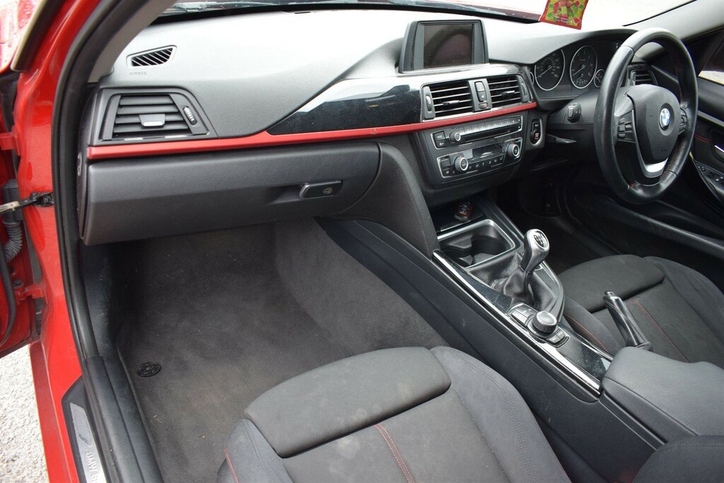 BMW 3 Series Saloon Blue #16